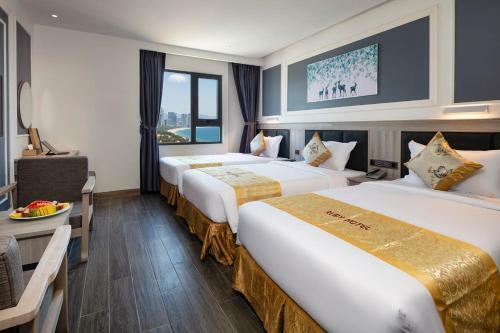 Ruby Hotel
