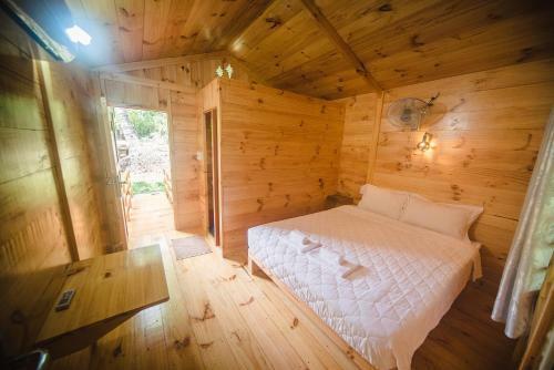 Hostal Phu Quoc Sen Lodge Bungalow Village