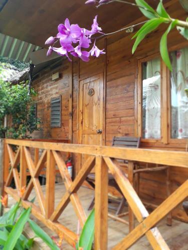Hostal Phu Quoc Sen Lodge Bungalow Village