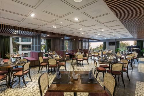 Hotel Sunset Beach Resort And Spa