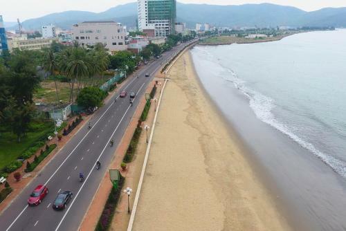 Kh�ch S?n Sea View Hotel