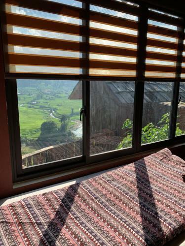 Muong Hoa River View Homestay