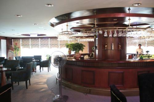 Hotel Kh�ch S?n Sao Mai