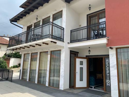 Dejavu Hotel 2