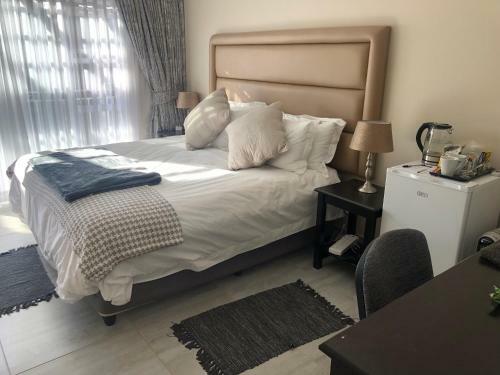 8 On Acacia Bed & Breakfast