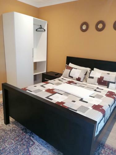 Hostal More-inn Guest House