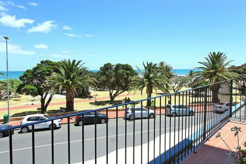 Apartamento On The Beach In Campsbay