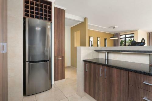 Island Club Apartments
