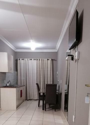 Hostal Moy Invest Holdings Mahlale