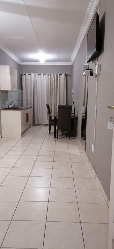 Hostal Moy Invest Holdings Mahlale