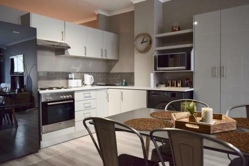 Modern & Spacious City Apartment