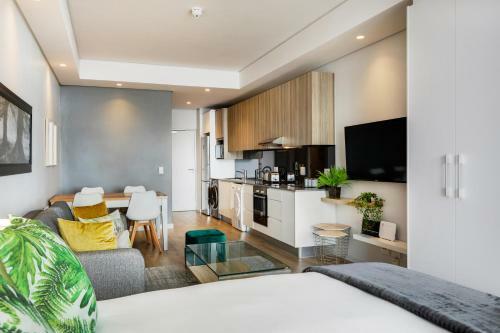 Eco Balcony Apartment Near Table Mountain