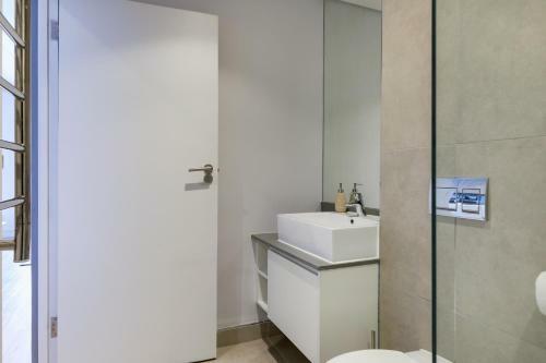 Eco Balcony Apartment Near Table Mountain