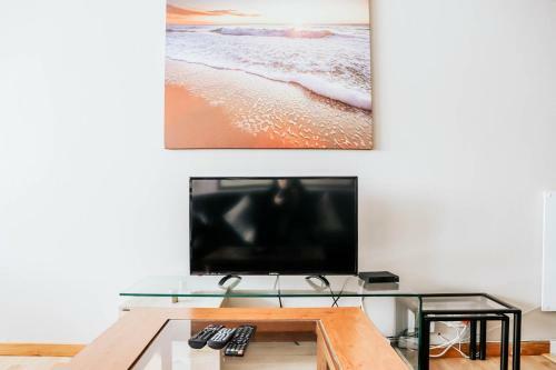 New Cumberland- Beachfront Apartment-ocean Views-wifi