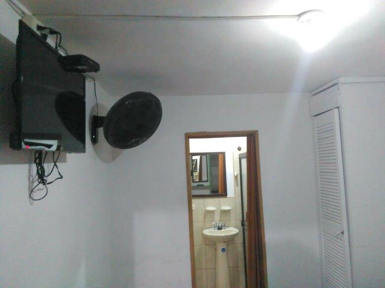 Hostal Habita Estudios Laureles