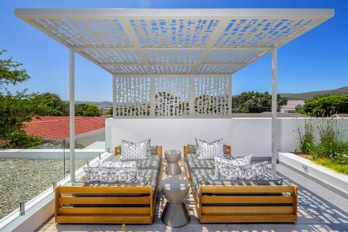 Villa Island Retreat