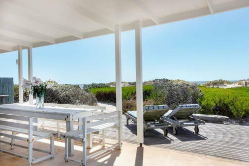 Bungalow Beach Villa
