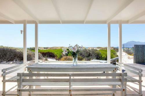 Bungalow Beach Villa