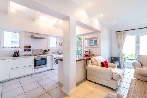 Cosy Beach Bungalow