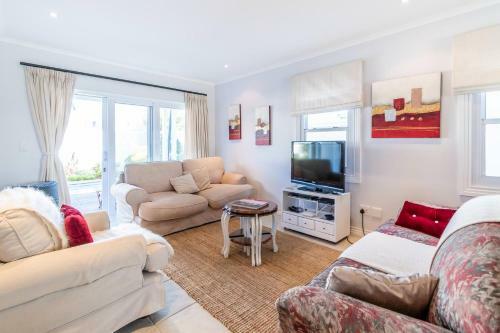 Cosy Beach Bungalow
