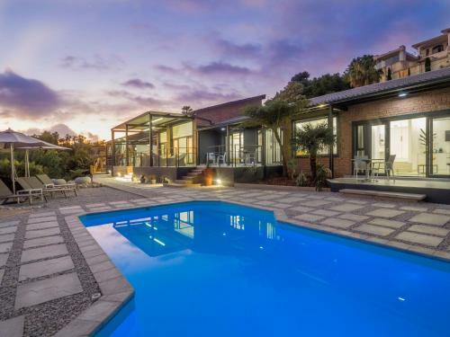 Knysna Holiday Home - Amazing Lagoon Views