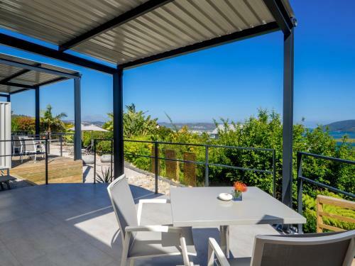 Knysna Holiday Home - Amazing Lagoon Views