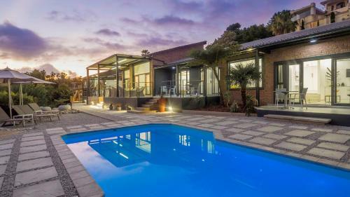 Knysna Holiday Home - Amazing Lagoon Views