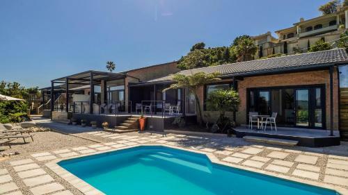 Knysna Holiday Home - Amazing Lagoon Views