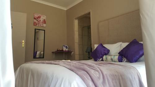 Hostal Luxury Heights Guesthouse