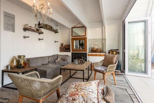 Hostal Salt Boutique Guesthouse