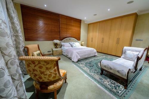 Equestrian Royal Hotel Boutique & Spa