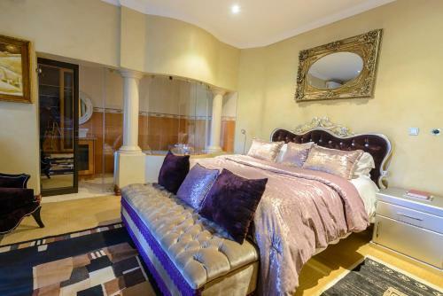 Equestrian Royal Hotel Boutique & Spa