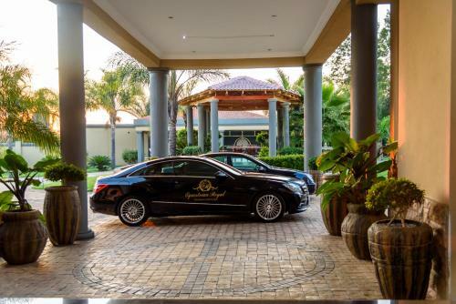 Equestrian Royal Hotel Boutique & Spa