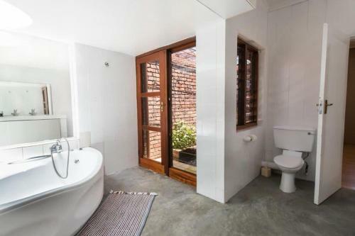 Hostal Bafokeng Farm Village Guesthouse