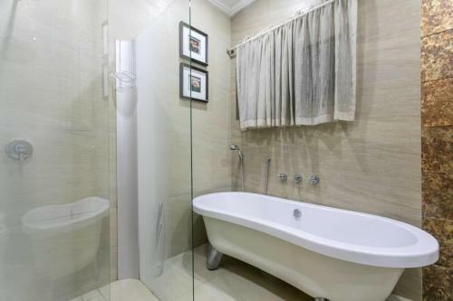 3 Bedrooms Exclusive Villa In Mass Media