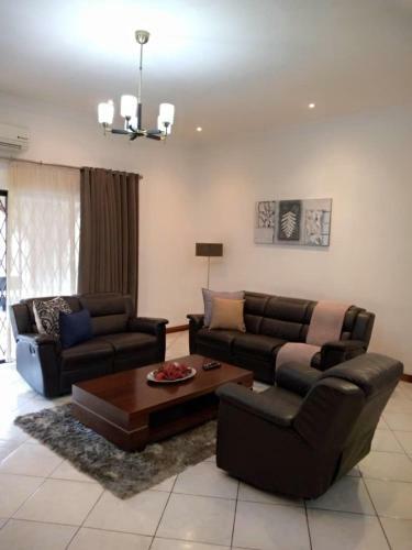 3 Bedrooms Exclusive House In Northmead