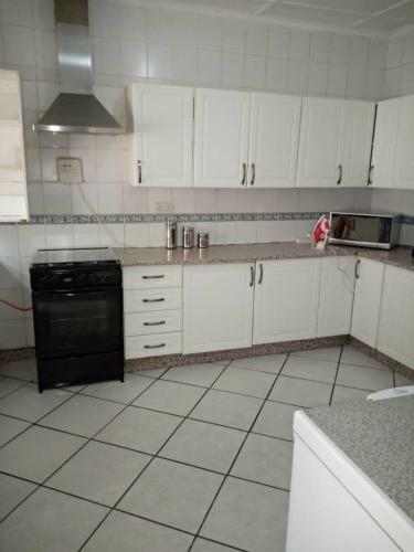 3 Bedrooms Exclusive House In Northmead