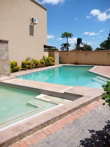 4 Bedrooms Luxurious Apartment In Jesmondin