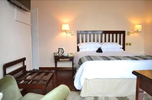 Bed & Breakfast The Harare Club