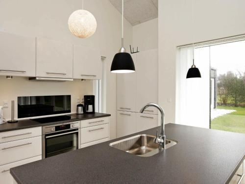 Three-bedroom Holiday Home In Oksb�l 33