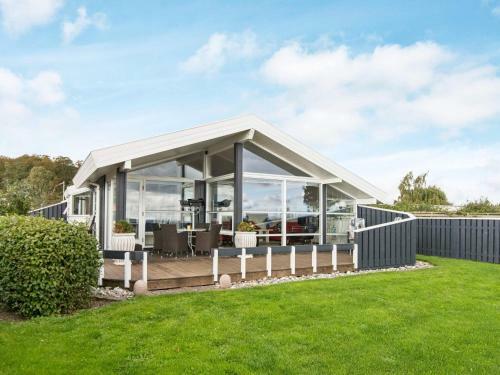 Two-bedroom Holiday Home In Bjert 2