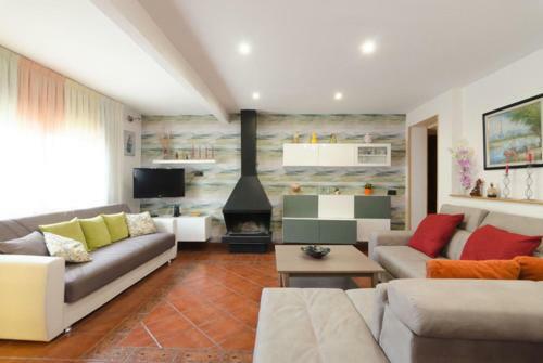 Montbarbat Villa Sleeps 8 Pool Wifi
