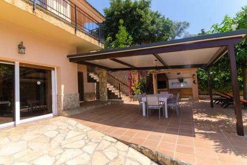 Montbarbat Villa Sleeps 8 Pool Wifi