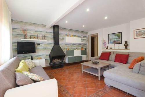 Montbarbat Villa Sleeps 8 Pool Wifi