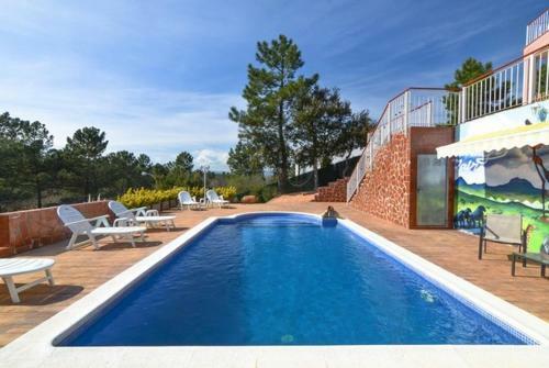 Montbarbat Villa Sleeps 8 Pool