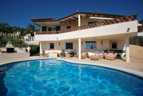 Montbarbat Villa Sleeps 8 Pool Wifi