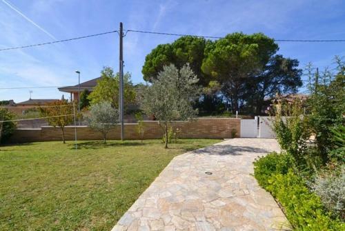 Vallcanera Villa Sleeps 8 Pool
