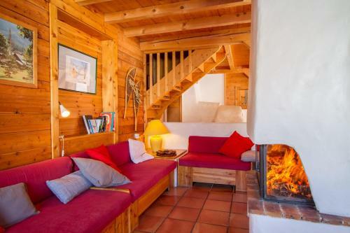 Le Troll Hameau Des Chazals Nevache Hautes Alpes