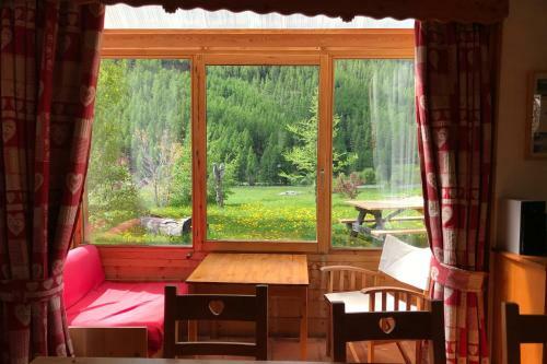 Le Troll Hameau Des Chazals Nevache Hautes Alpes