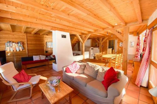 Le Troll Hameau Des Chazals Nevache Hautes Alpes